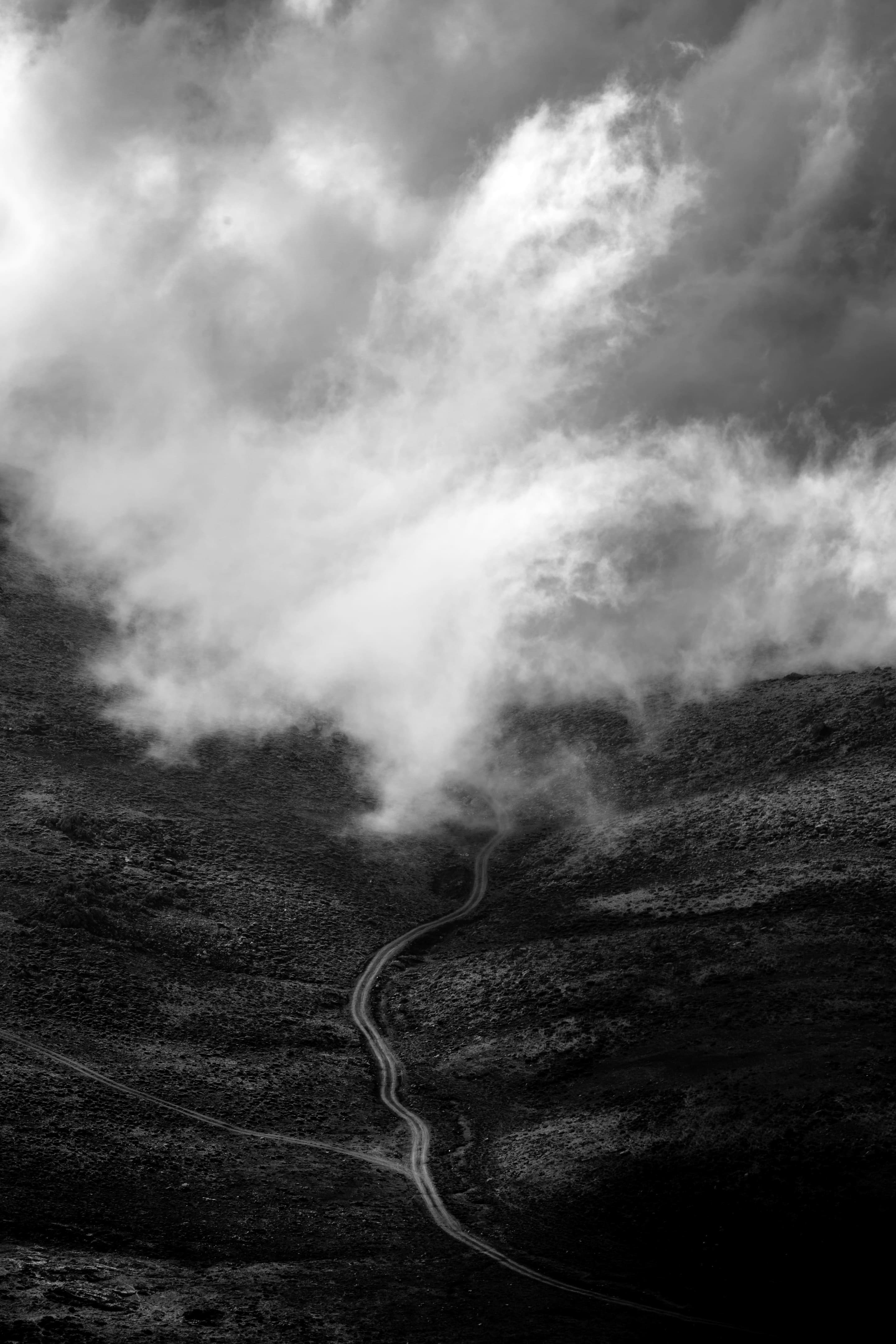 The Mist driving the off road of Bsharri