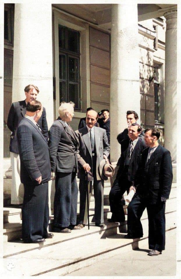Naimy with several Ukrainian writers in front of the former Poltava seminary, 1956